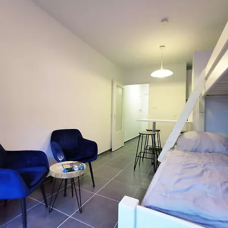 Appartement Jardin, Terrasse, Climatisation, A 5 Minutes A Pied Des Plages, Commerces Et Animations