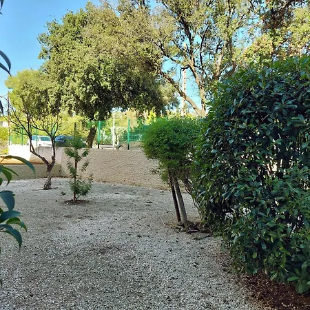 Apartment Jardin, Terrasse, Climatisation, A 5 Minutes A Pied Des Plages, Commerces Et Animations *